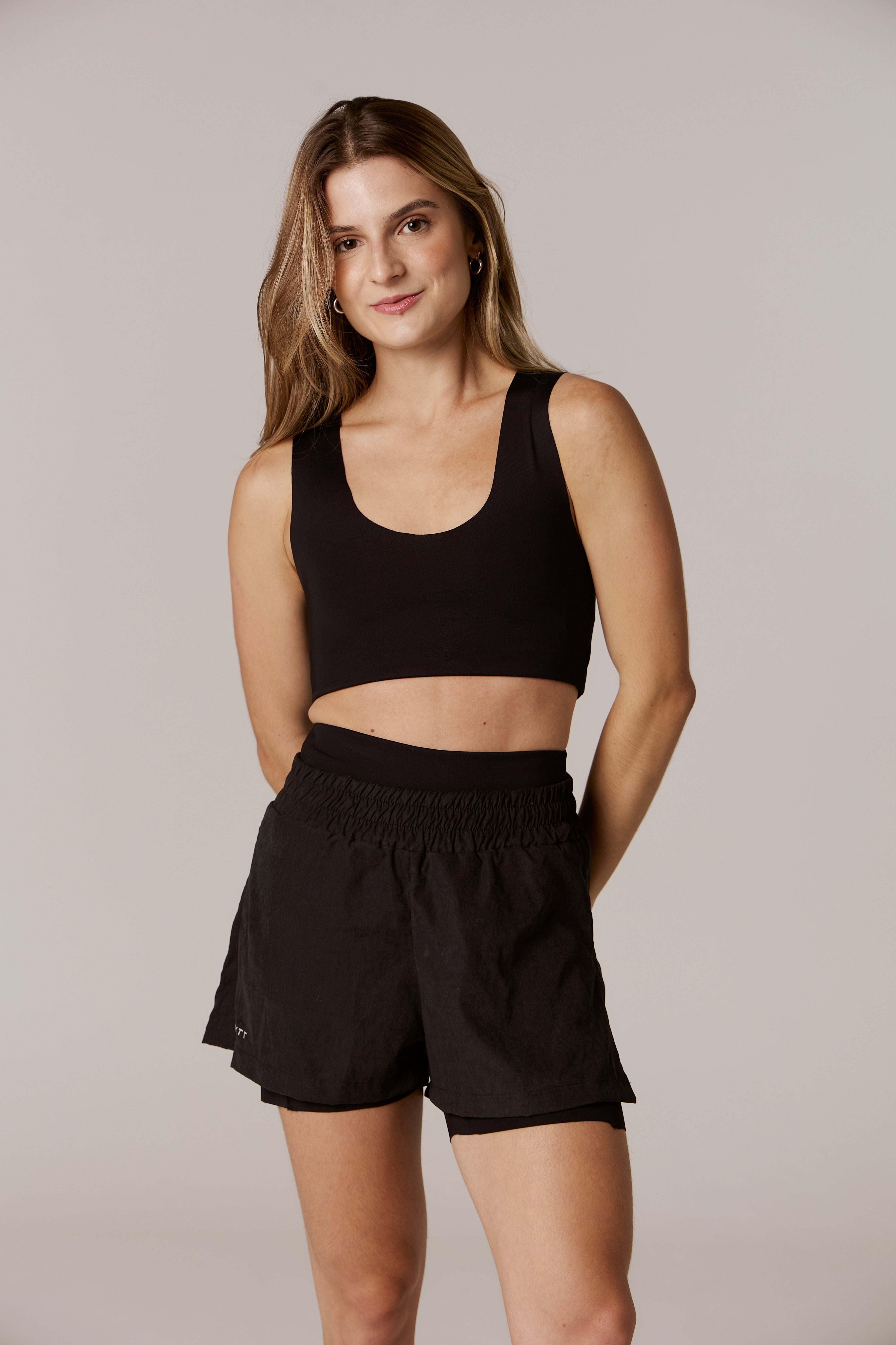ACTIVE TOP BLACK