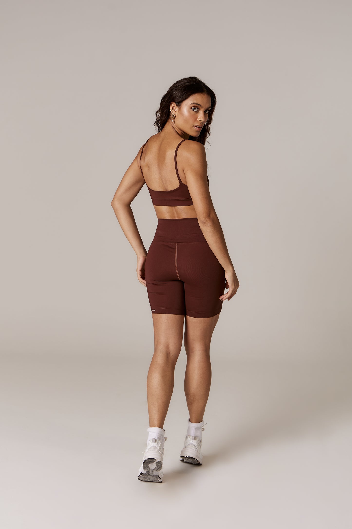 CONJUNTO ESPRESSO - BIKER SHORTS + TOP