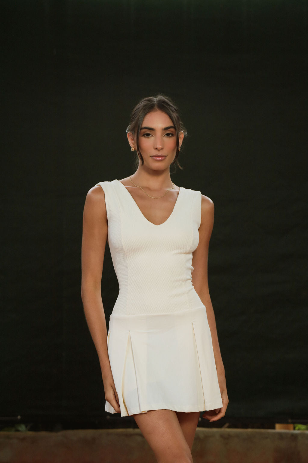 VESTIDO PLISSADO TENNIS COURT OFF