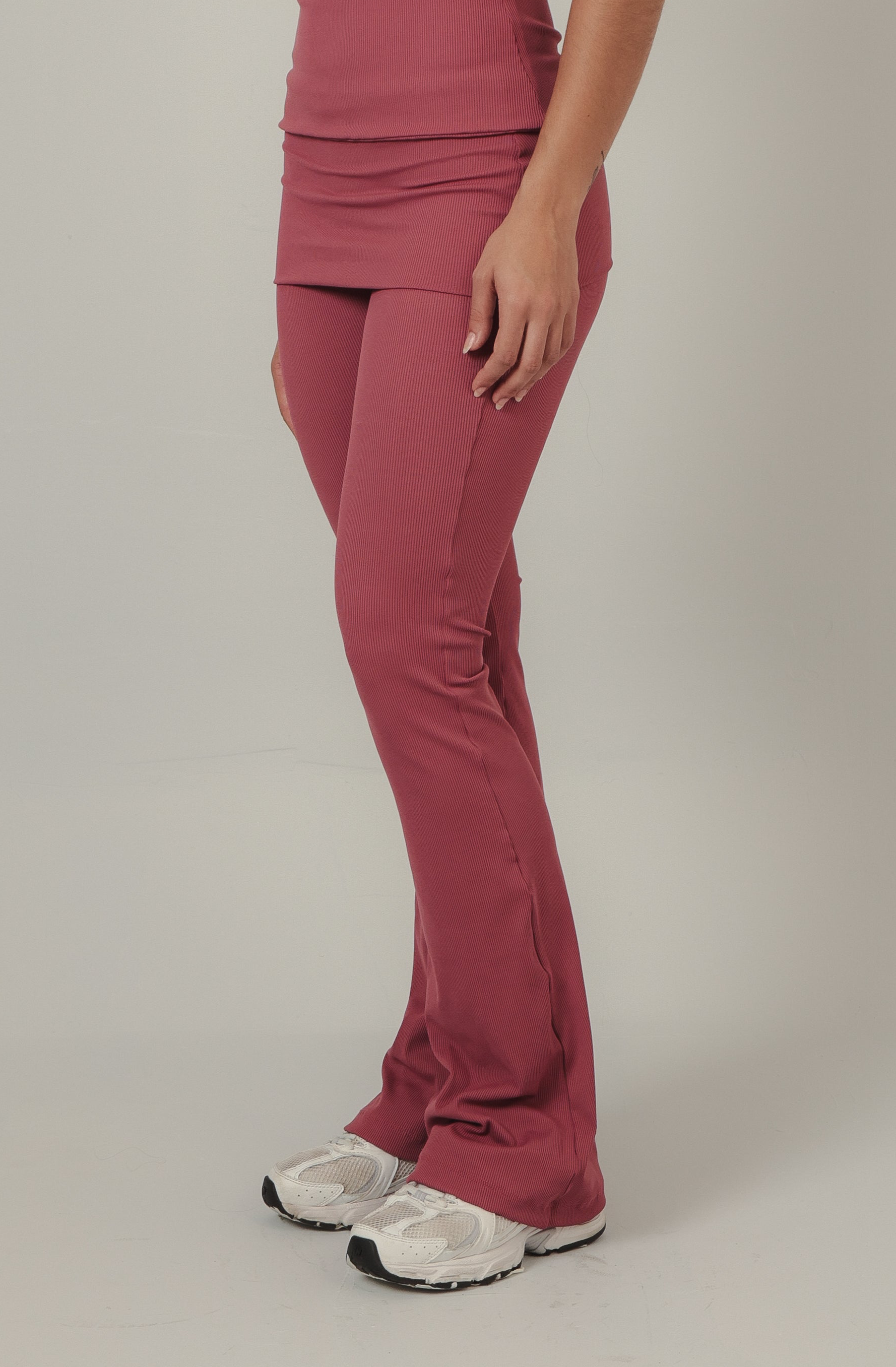 CALÇA CANELADA MALVA