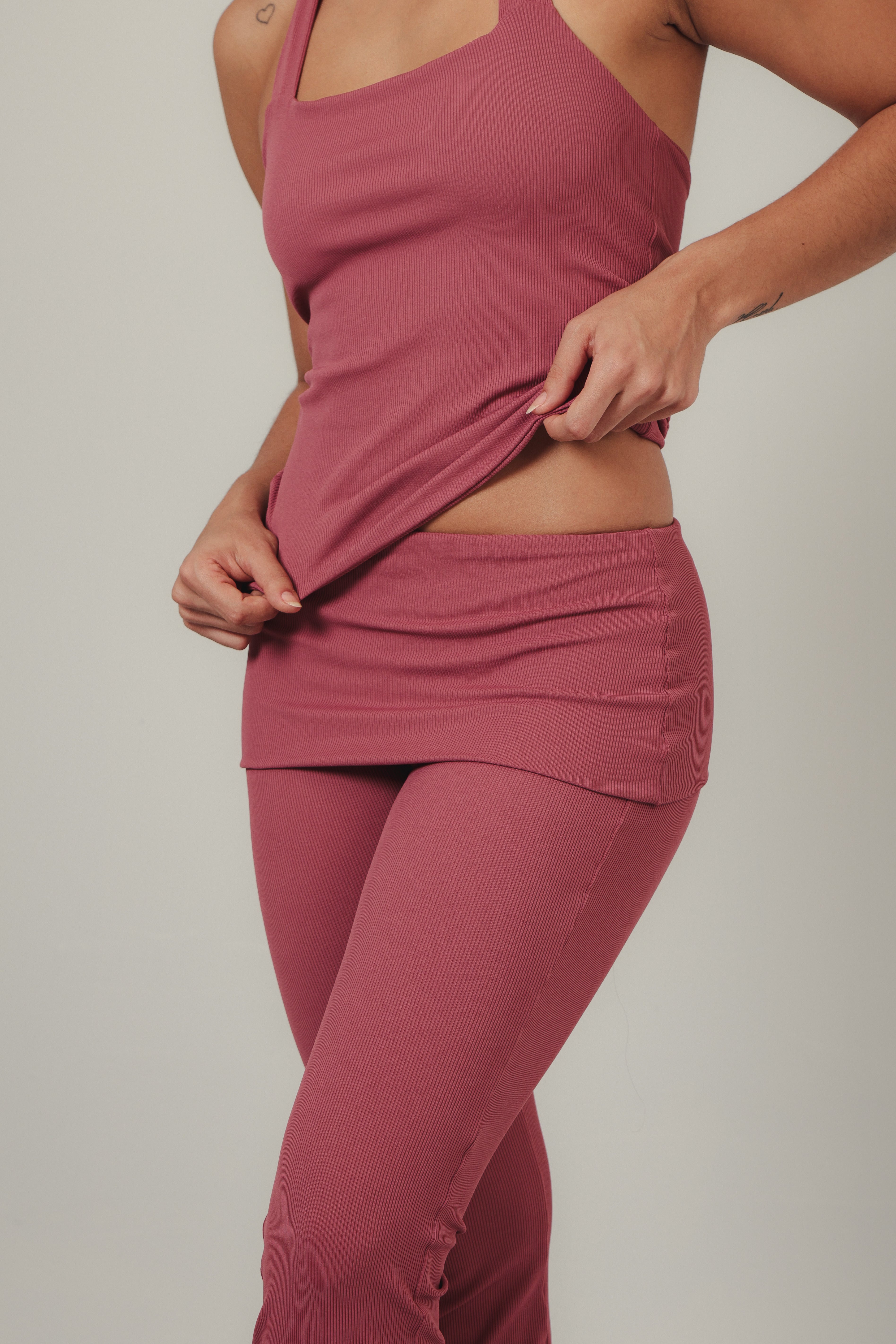 BLUSA FRENTE ÚNICA CANELADA MALVA