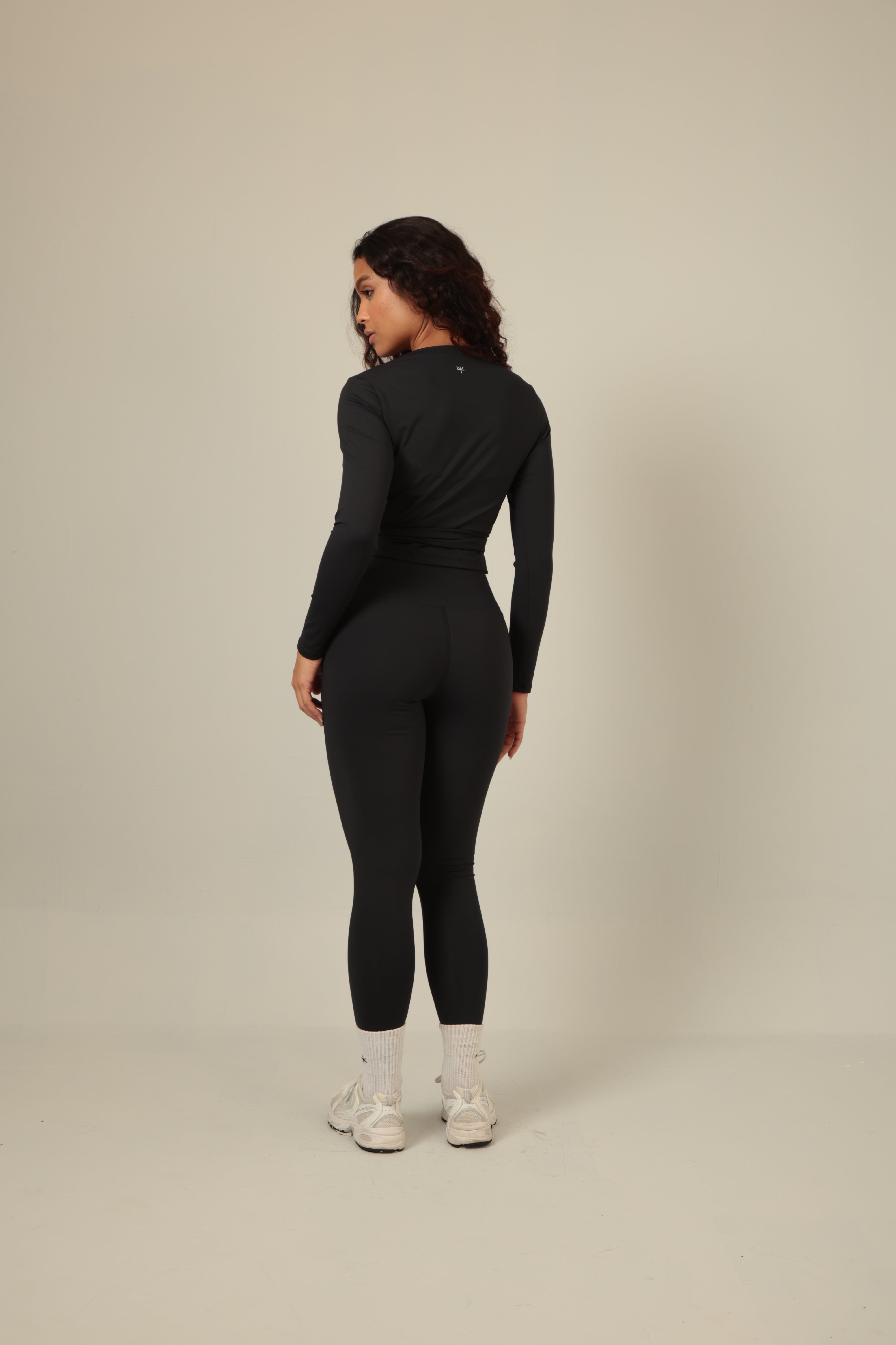 LONG SLEEVE TRANSPASSADA BLACK