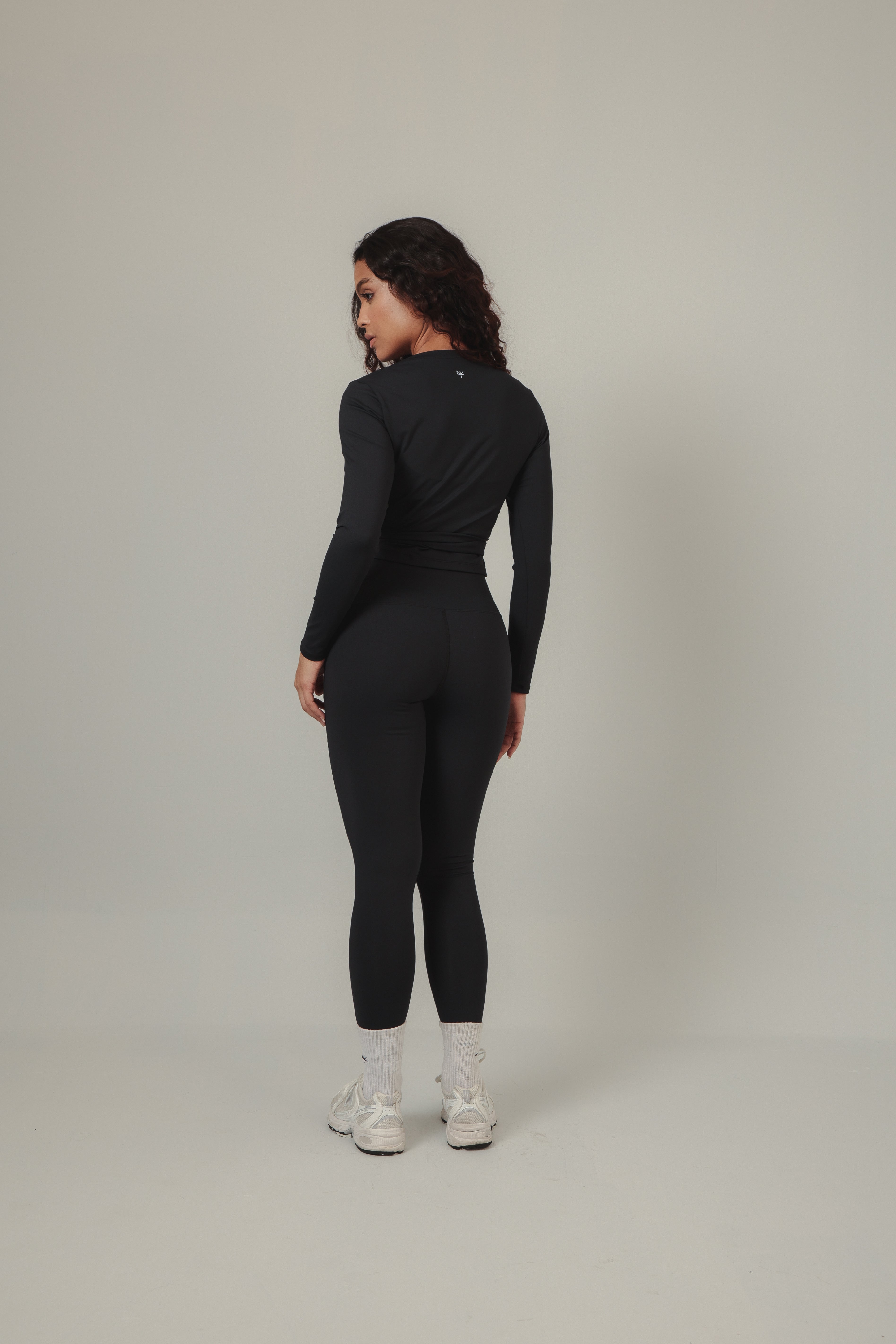 LONG SLEEVE TRANSPASSADA BLACK