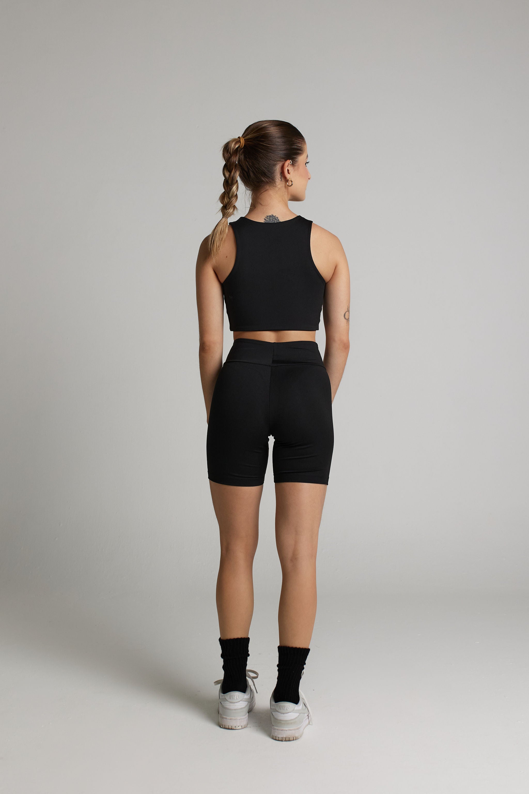 CONJUNTO SHORTS PRANA PRETO