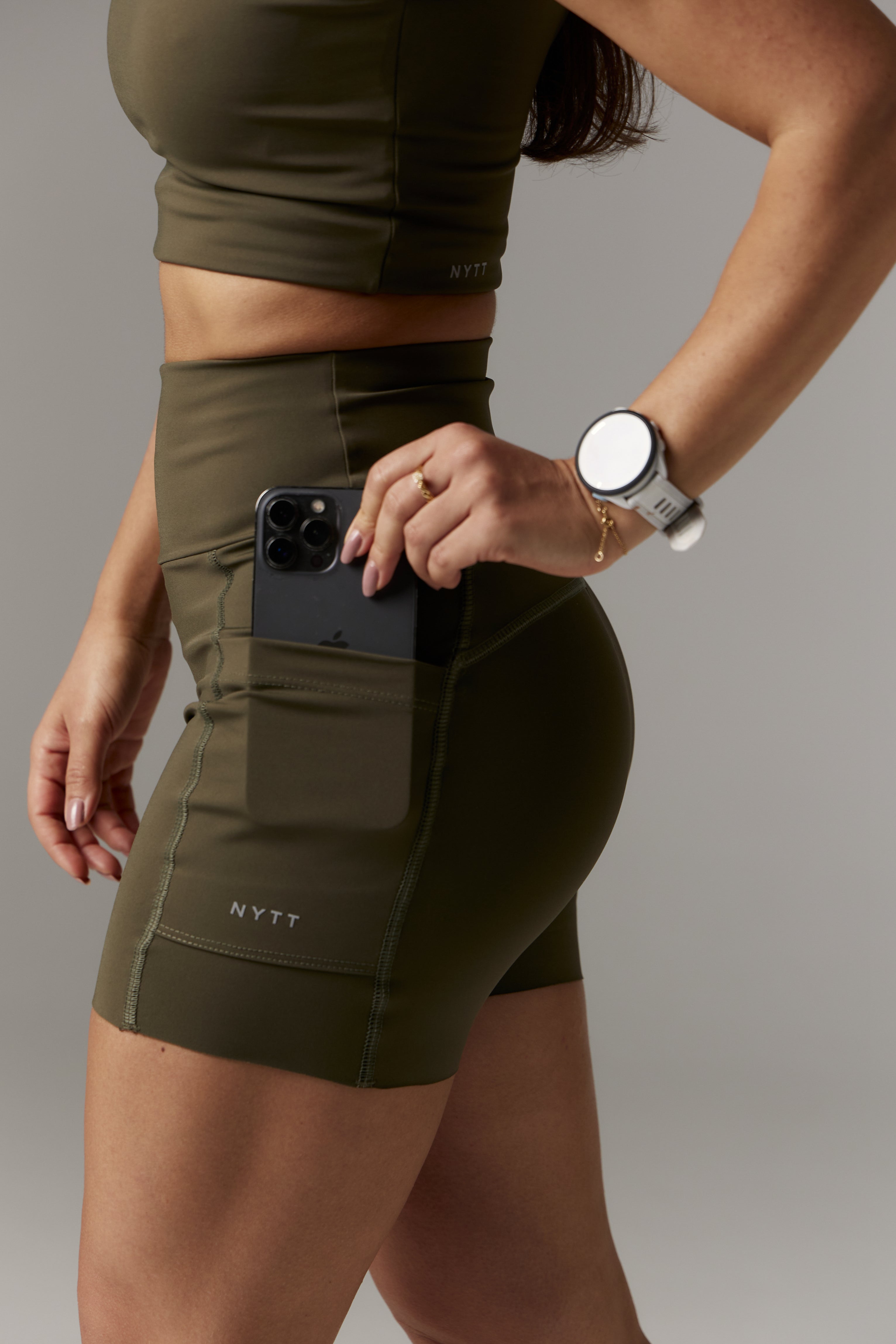 CONJUNTO POCKET SHORTS DARK OLIVE