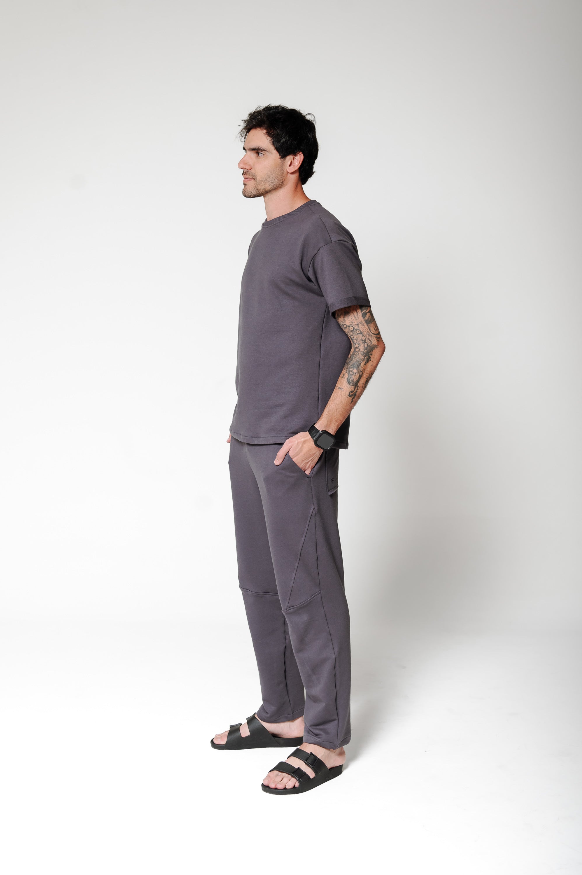 T-SHIRT OVERSIZED MOLETOM CINZA